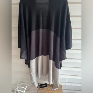 Justin&Taylor women color block poncho/wrap one size NEW
